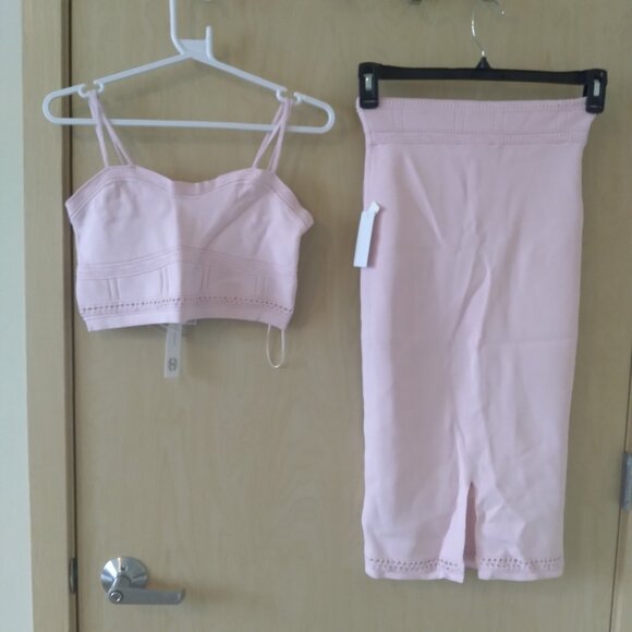 NWT House of Harlow 1960 Pink Coord Set - Picture 5 of 6